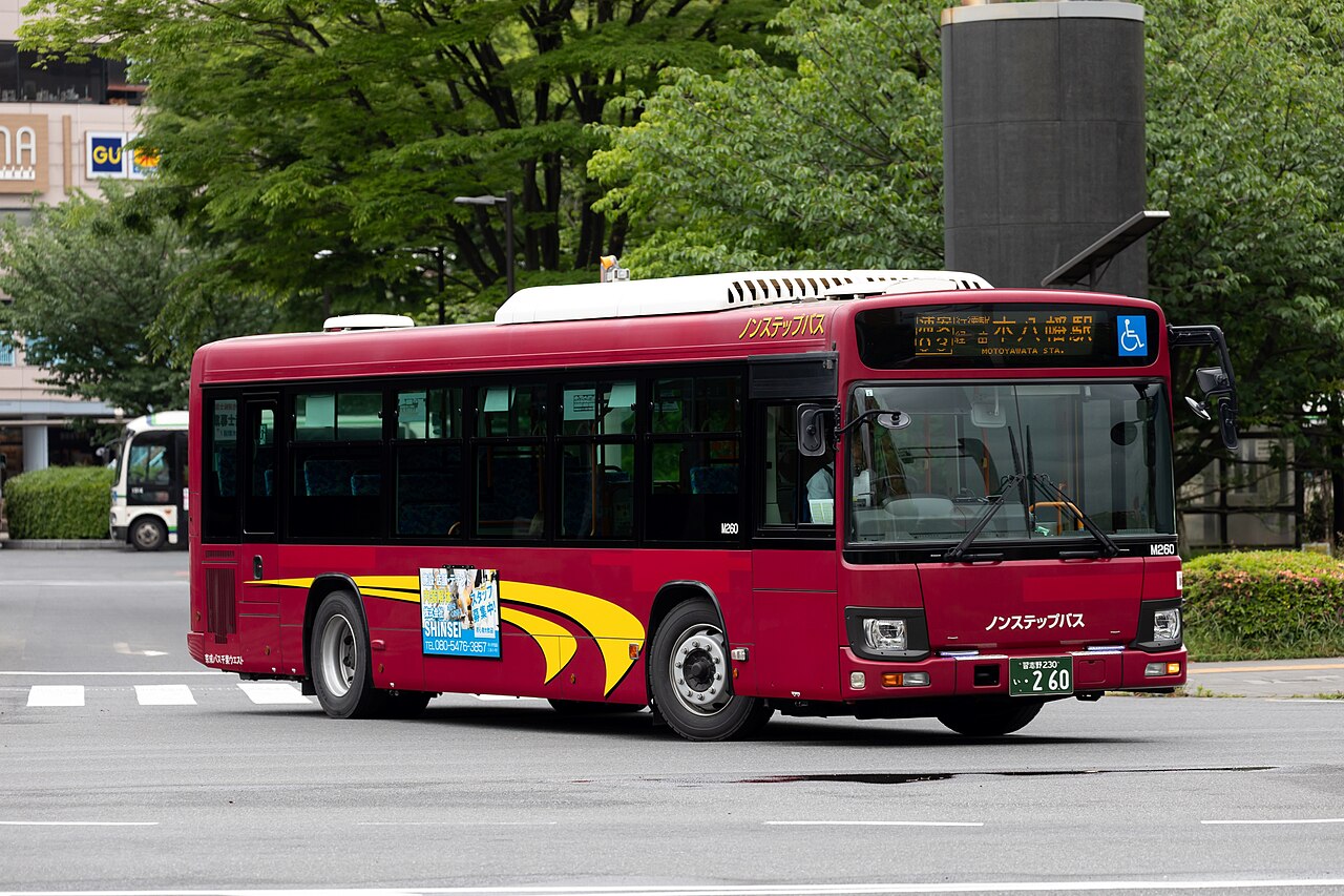 A current-generation Isuzu Erga city bus operated by Keisei Bus in Japan.