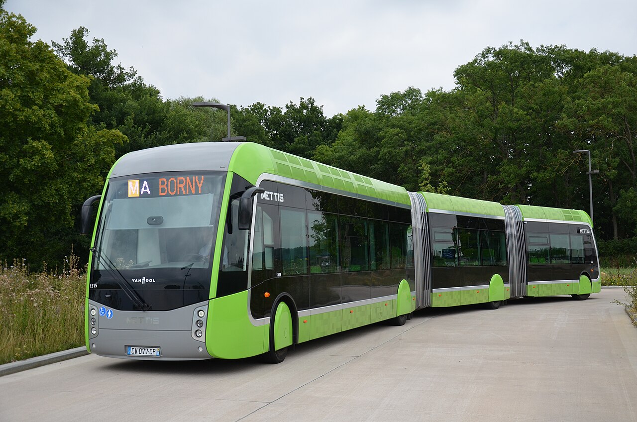 A tram-styled Van Hool ExquiCity 24 BRT bus in the METTIS network in Metz, France.