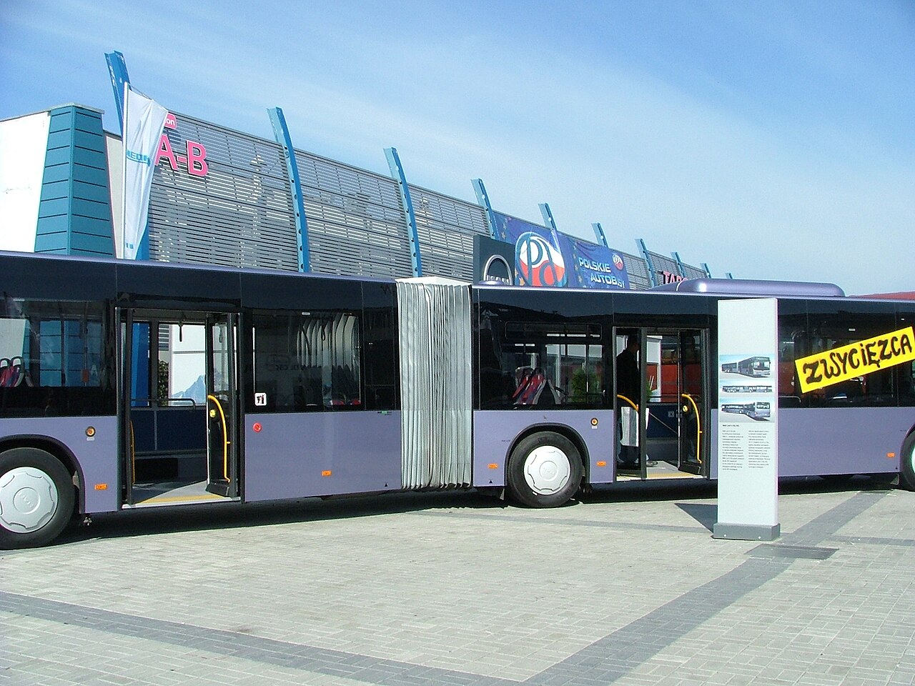 A four-axle MAN Lion's City GXL articulated bus on display at the Transexpo 2007 trade fair in Kielce, Poland