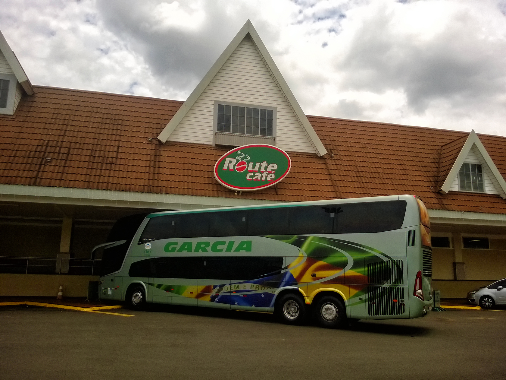 A Marcopolo Paradiso G7 double-decker coach body mounted on a Scania K380 chassis, operated by Viação Garcia in São Paulo state, Brazil.