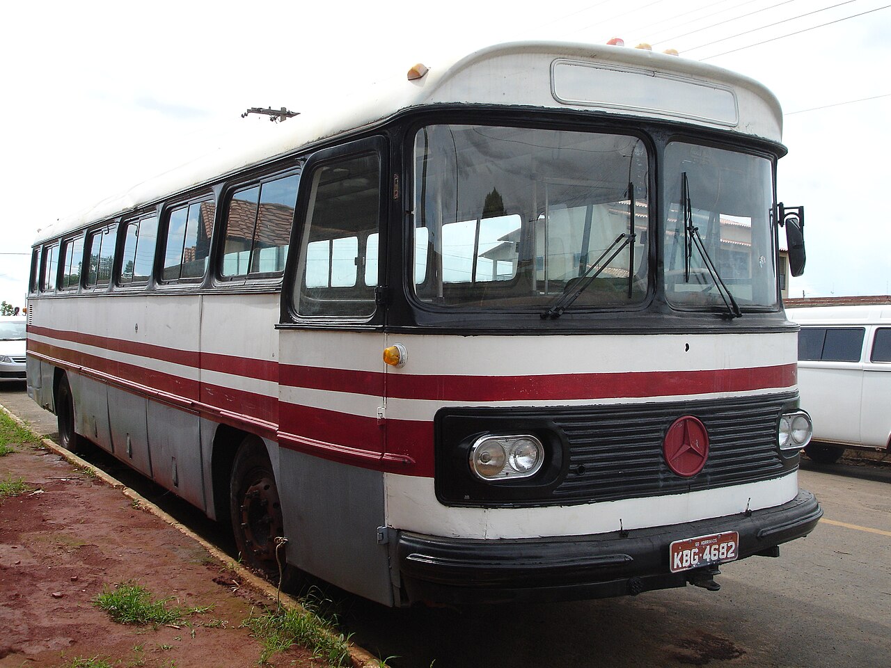 A classic Mercedes-Benz O-355 city bus, an example of the numbered O-series.