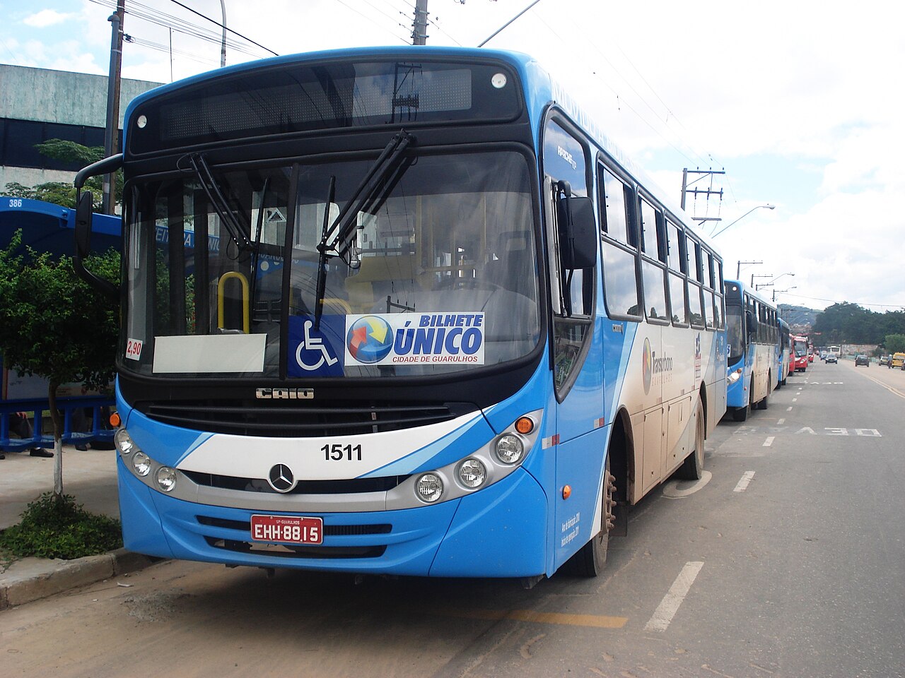 A front-engine Mercedes-Benz OF-1418 city bus with a CAIO Apache Vip II body in Guarulhos, São Paulo, Brazil.