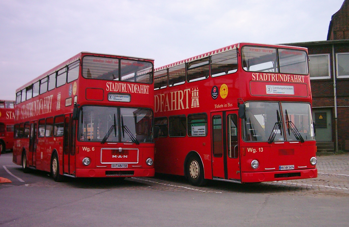 Two classic MAN SD200 double-decker buses in former BVG Berlin yellow livery — the iconic model that anchors OMSI's default fleet.